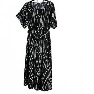BLOOMCHIC SIze 14/16 Black and White Patterned Midi Dress with Belt